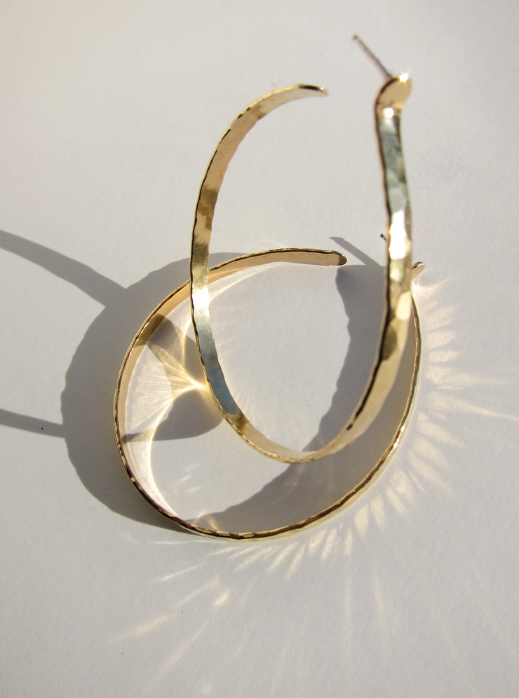 Front Hammered Hoops